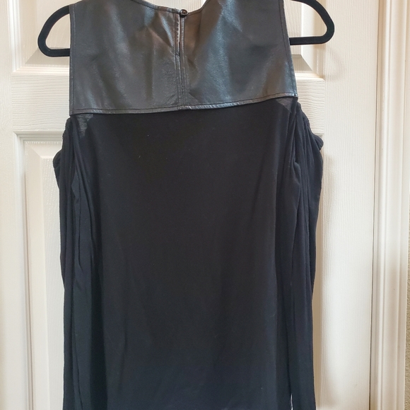 BCBG MaxAzria top. Size M - Picture 3 of 4